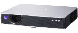 Robuster Flachmann: Sony VPL-MX 25 Business Beamer