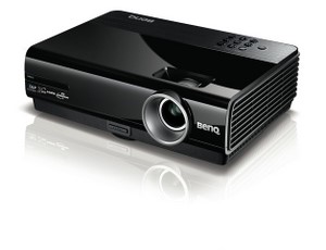 Gut auch in 3 D: Benq MP 670 Business Beamer