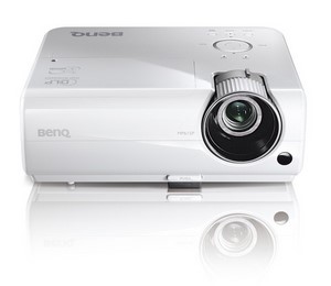 SVGA für kurze Distanzen: Benq MP615P Business Beamer