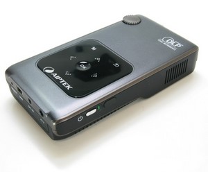 Großer Mini: Aiptek Pocket Cinema V50 Mini Beamer