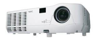 Neu und günstig: NEC NP 110 DLP Business Beamer