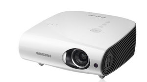 Gute Ausstattung: Samsung SP-L335W Business Beamer