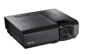 Lichtpower: BenQ SP840 Full HD Business Beamer