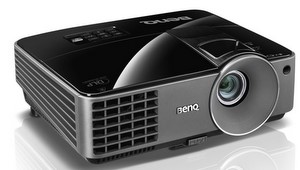 Leicht und günstig: BenQ MX501 Business Beamer